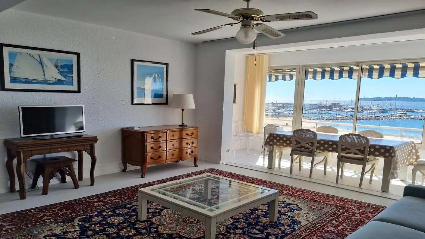 Les Dauphins Appartement Sainte-Maxime Apartment